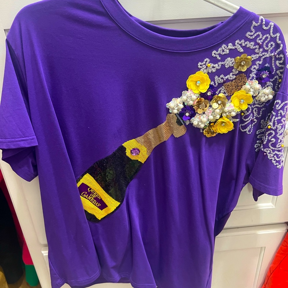 QUEEN OF SPARKLES Purple Embellished Champagne Tee with Yellow Floral Accents